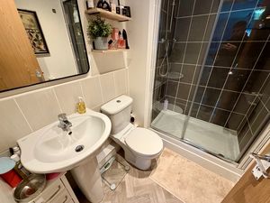 En Suite- click for photo gallery